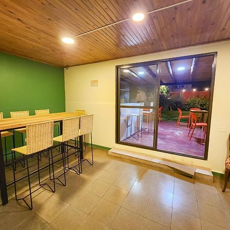 מנדוזה Hotel Juan B Justo מראה חיצוני תמונה