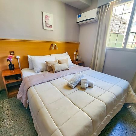 מנדוזה Hotel Juan B Justo מראה חיצוני תמונה