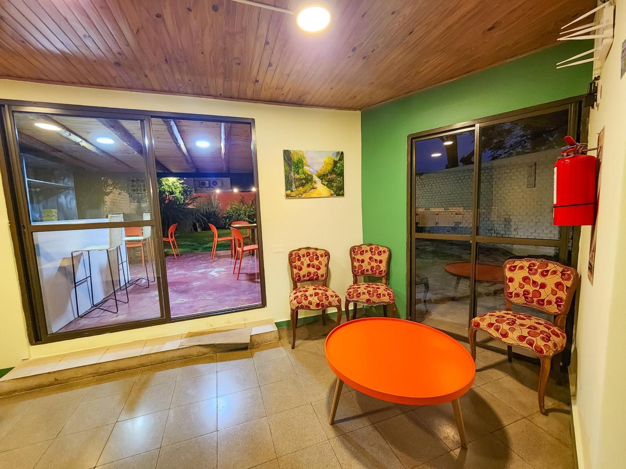 מנדוזה Hotel Juan B Justo מראה חיצוני תמונה