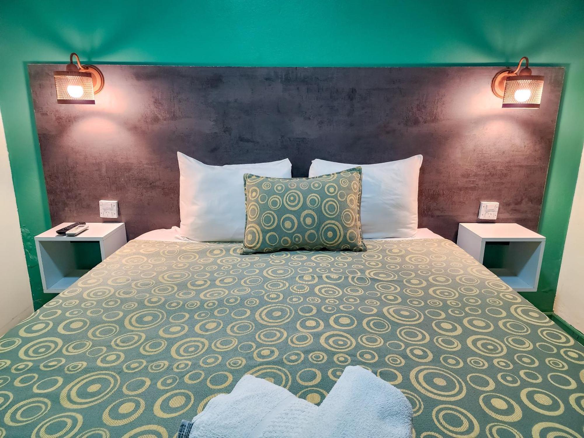 מנדוזה Hotel Juan B Justo מראה חיצוני תמונה