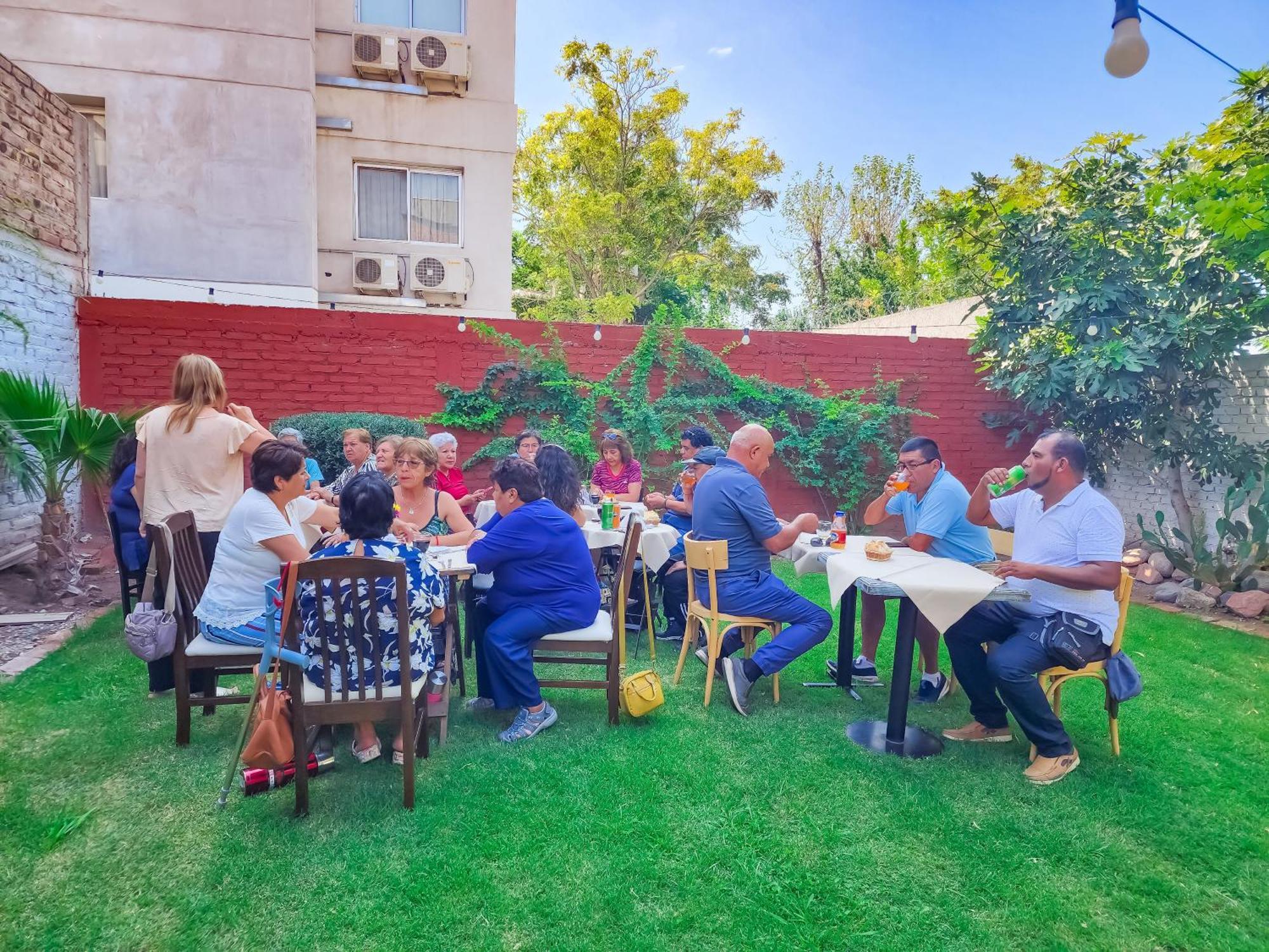 מנדוזה Hotel Juan B Justo מראה חיצוני תמונה