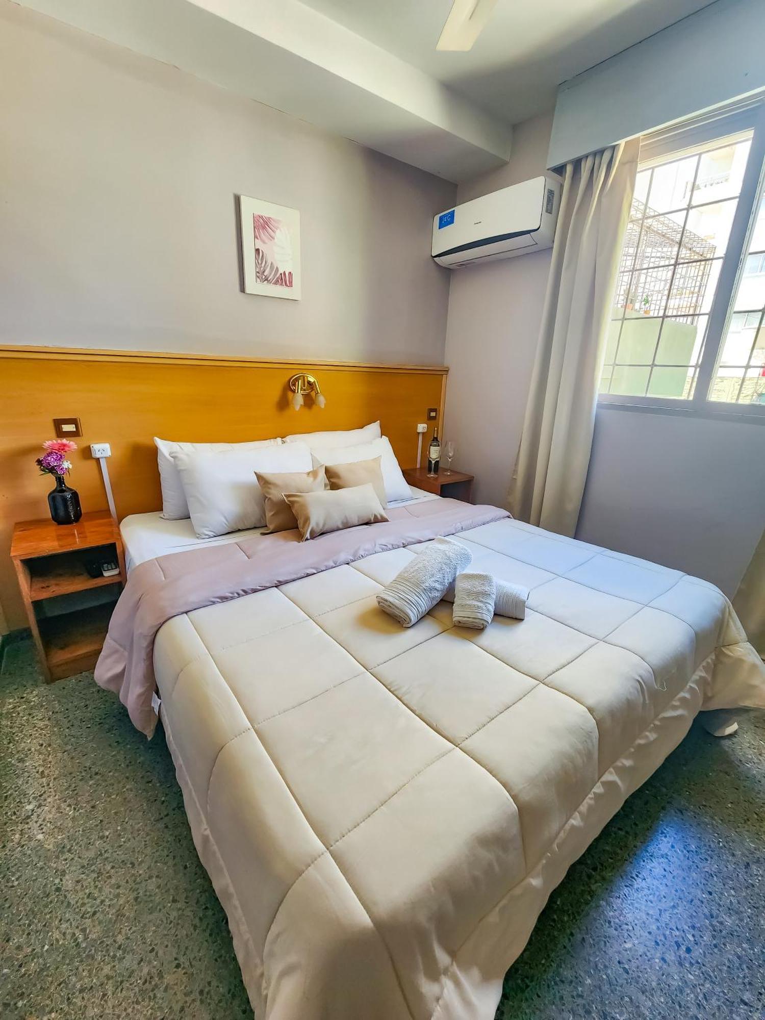 מנדוזה Hotel Juan B Justo מראה חיצוני תמונה