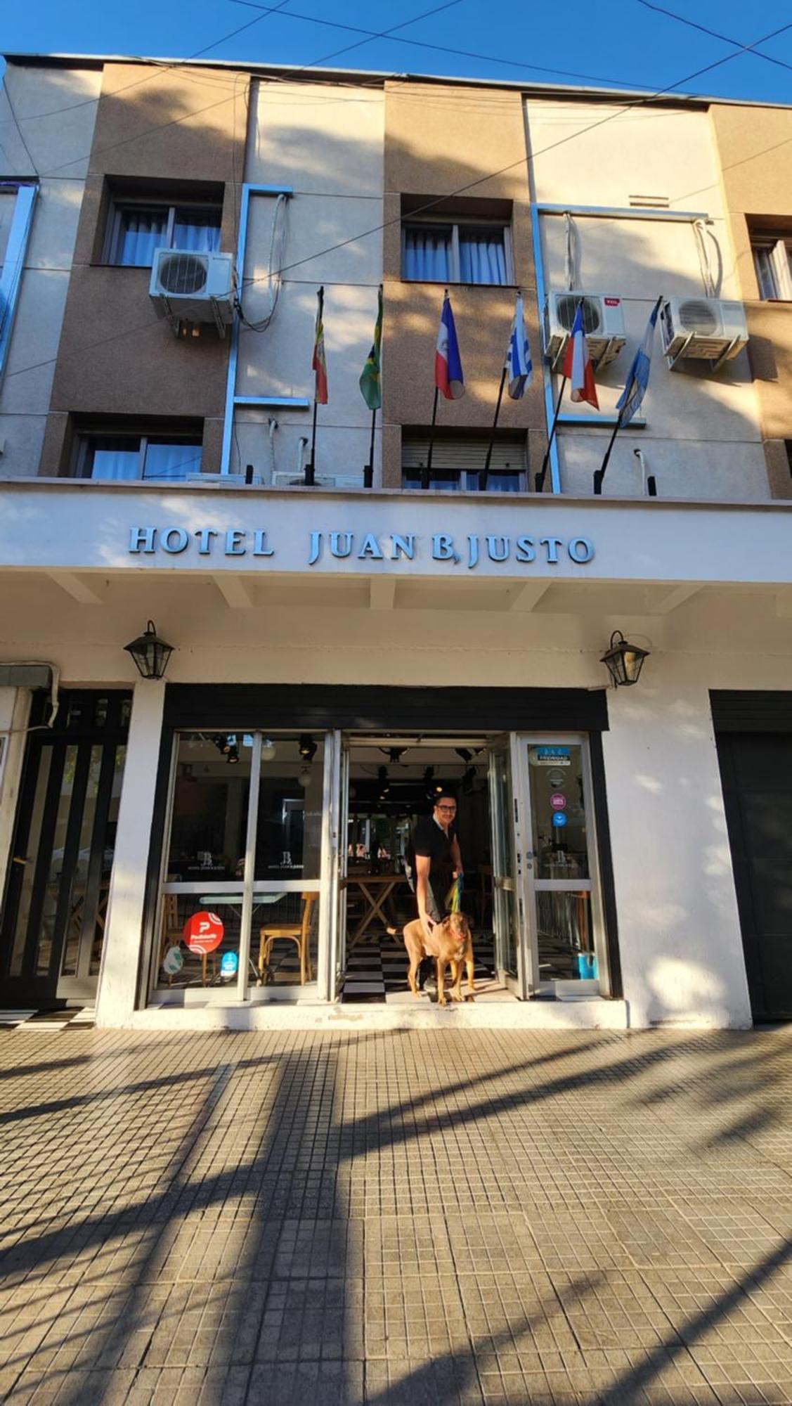 מנדוזה Hotel Juan B Justo מראה חיצוני תמונה