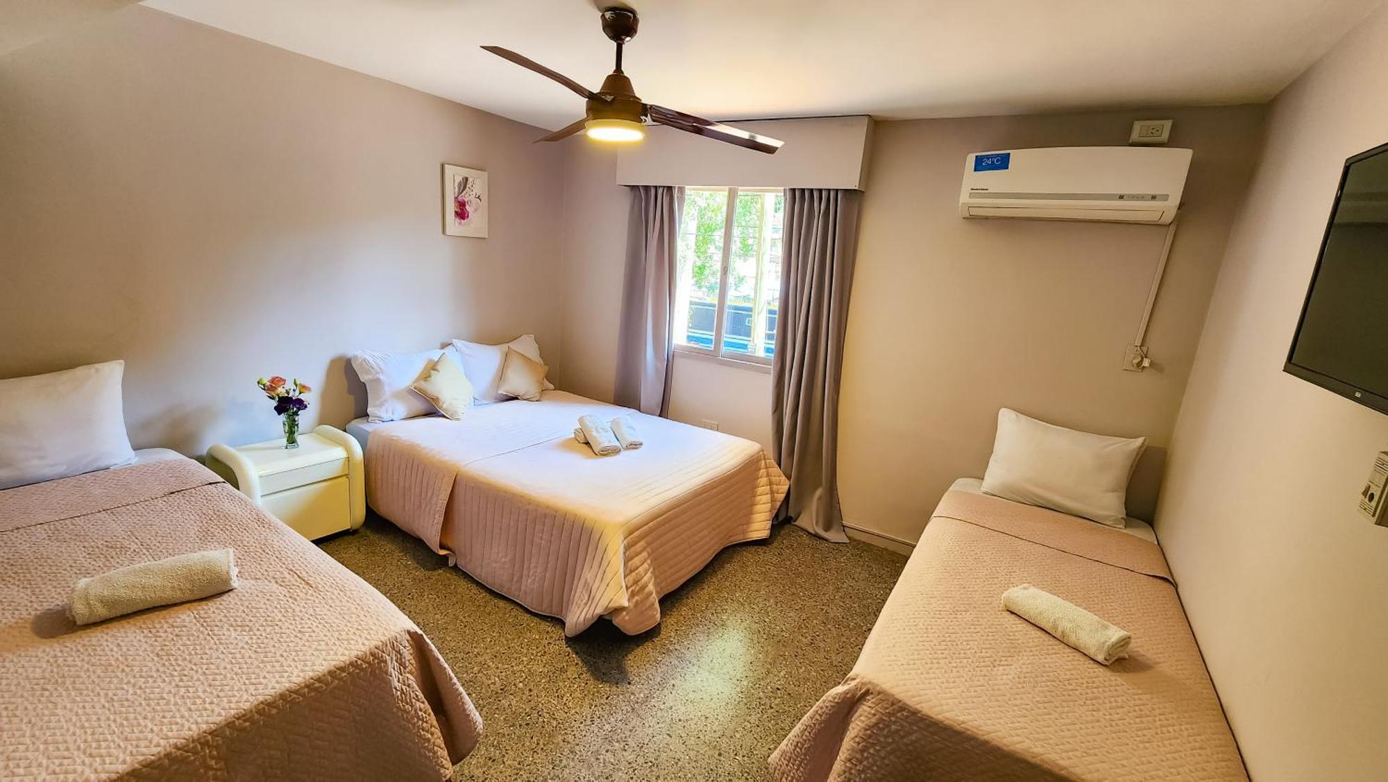 מנדוזה Hotel Juan B Justo חדר תמונה