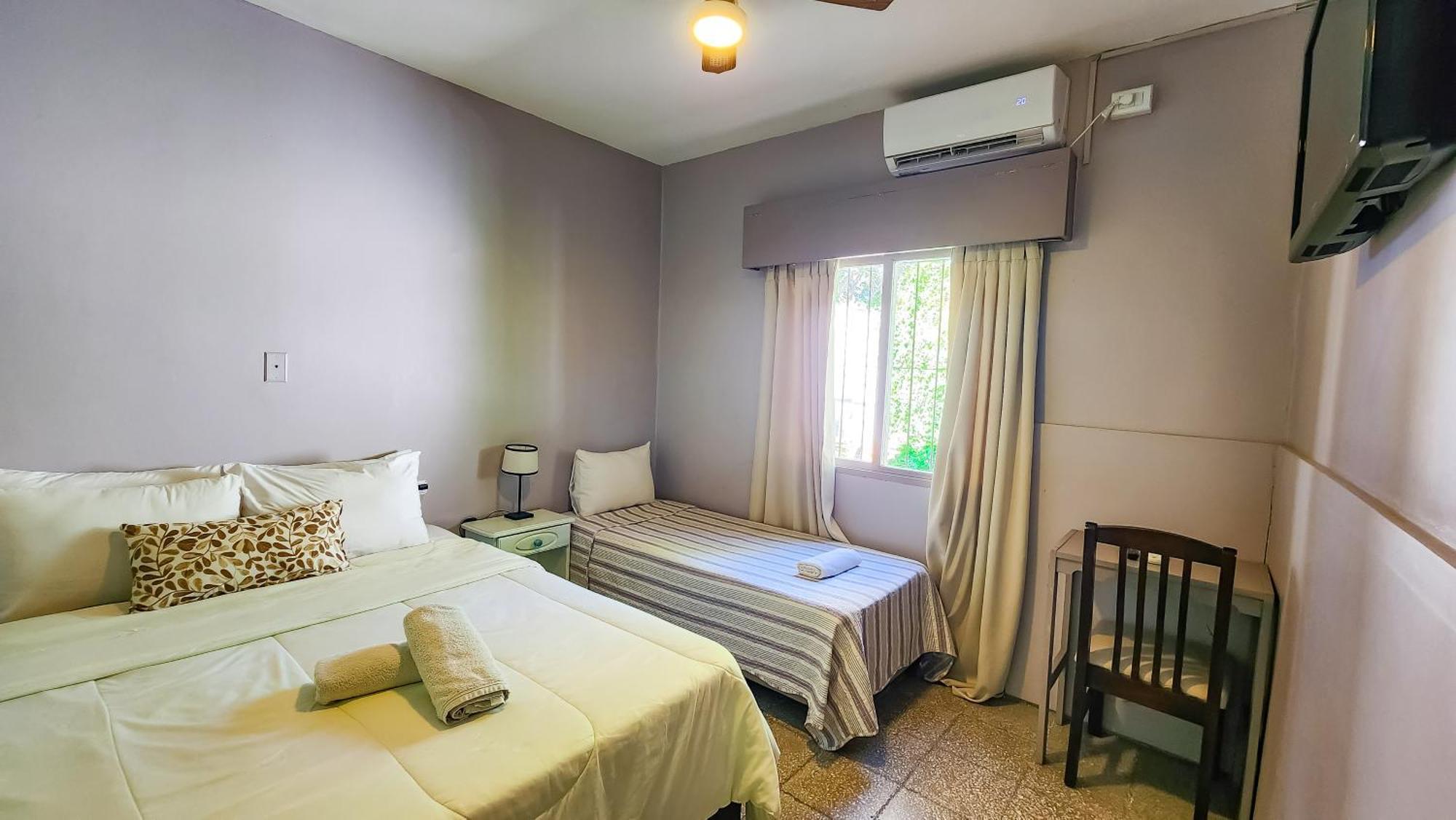מנדוזה Hotel Juan B Justo חדר תמונה
