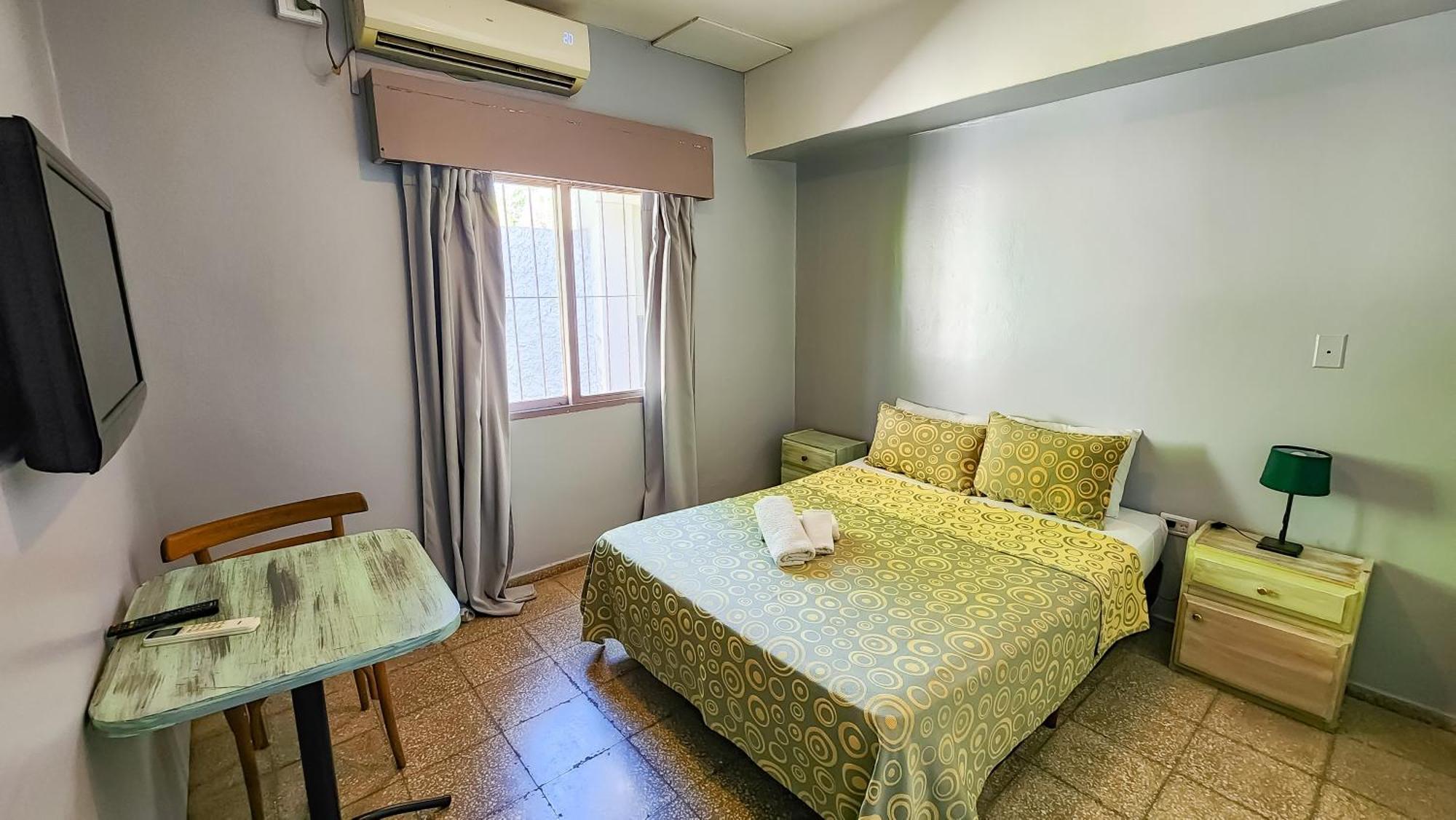 מנדוזה Hotel Juan B Justo חדר תמונה