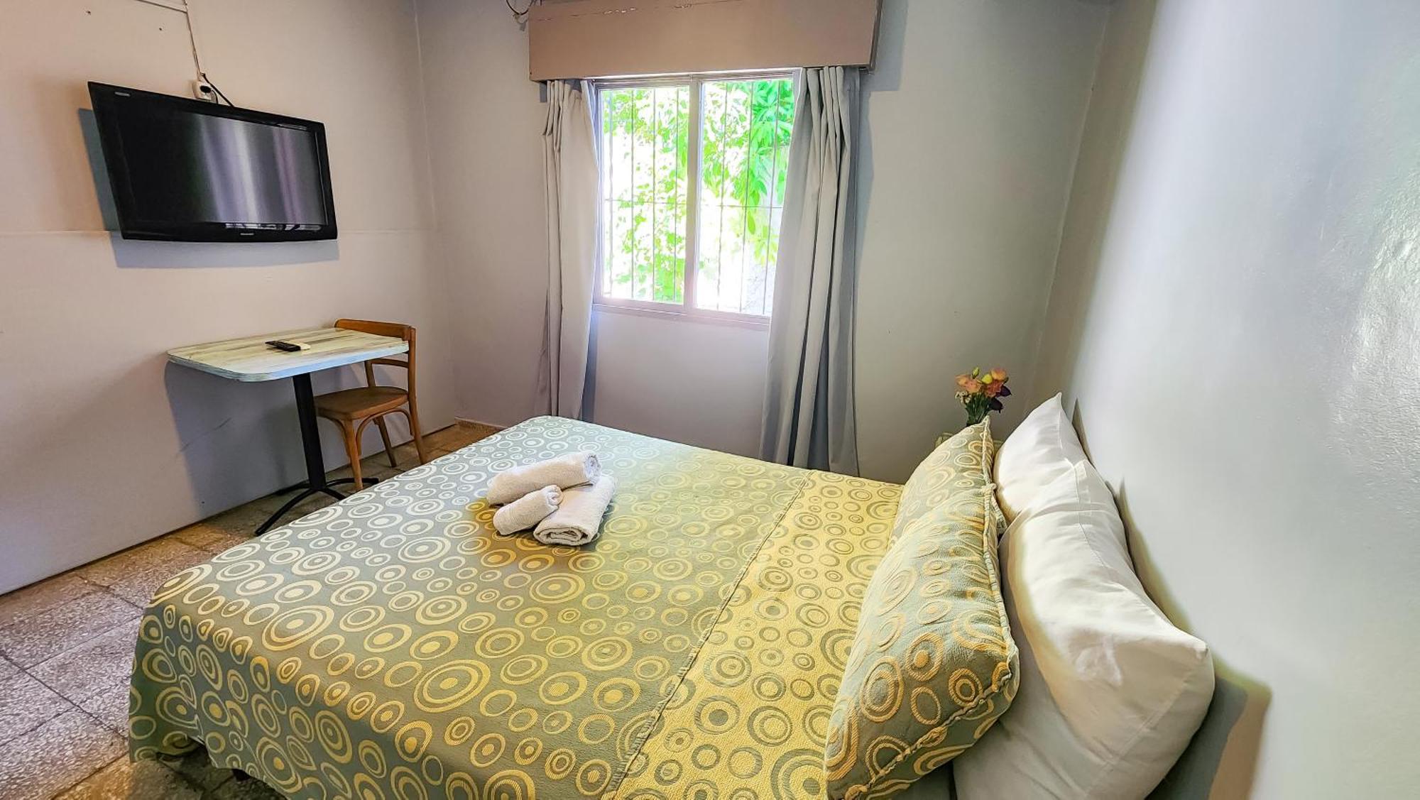 מנדוזה Hotel Juan B Justo חדר תמונה